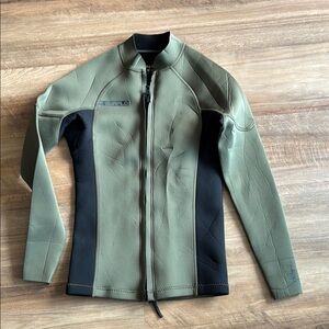 Rip Curl Kids Green and Black Wetsuit Top